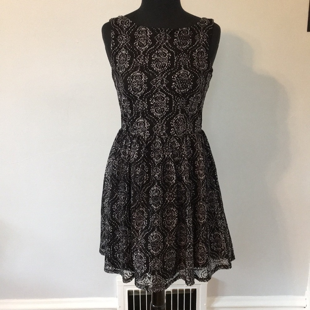 Xhilaration Black and White Damask Print Lace Dress, S